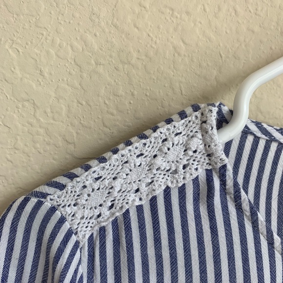 Jane & Delancy | bell sleeves blouse - Picture 5 of 7